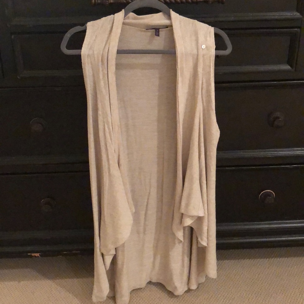 Cream sleeveless duster S